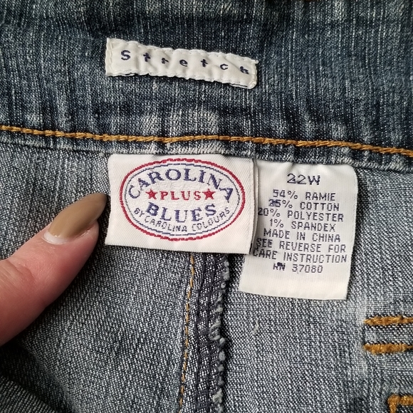 Denim shorts with pockets. Size 22W - Picture 2 of 3